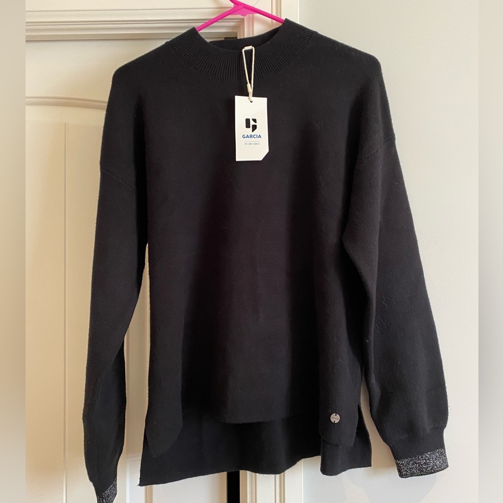 Garcia Brand New w/tags Sweater- size Large